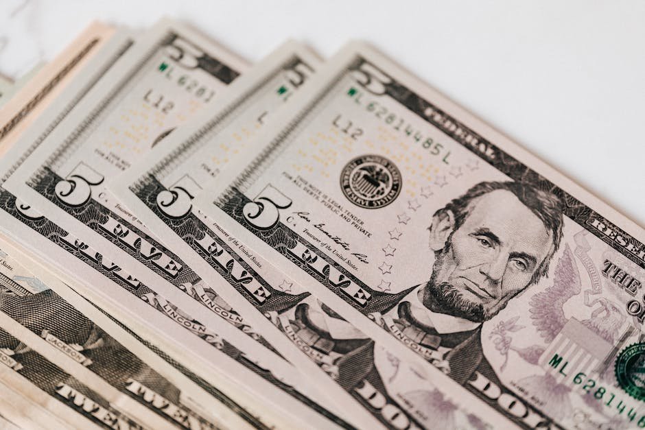 Saving Money on a Tight Budget