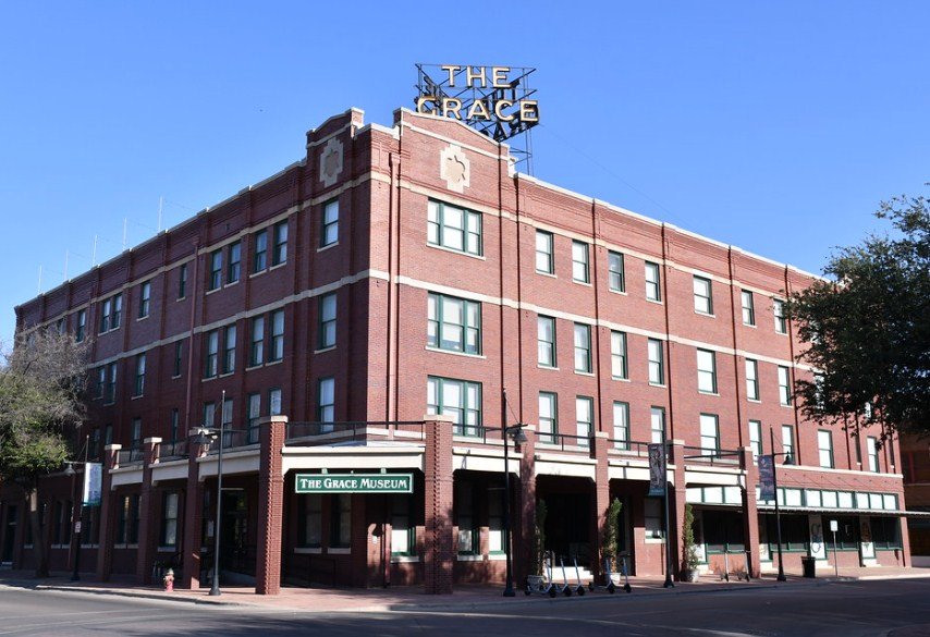 Historic Texas hotel rocked by massive explosion, 21 injured