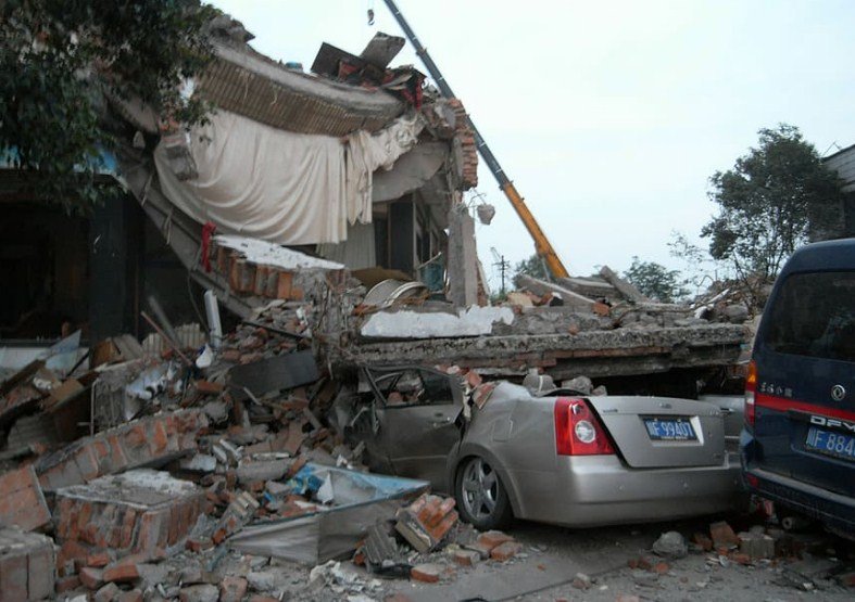Powerful quake shakes western China, injuring six and damaging homes